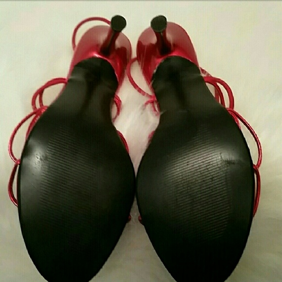 Red Heels - Picture 5 of 5